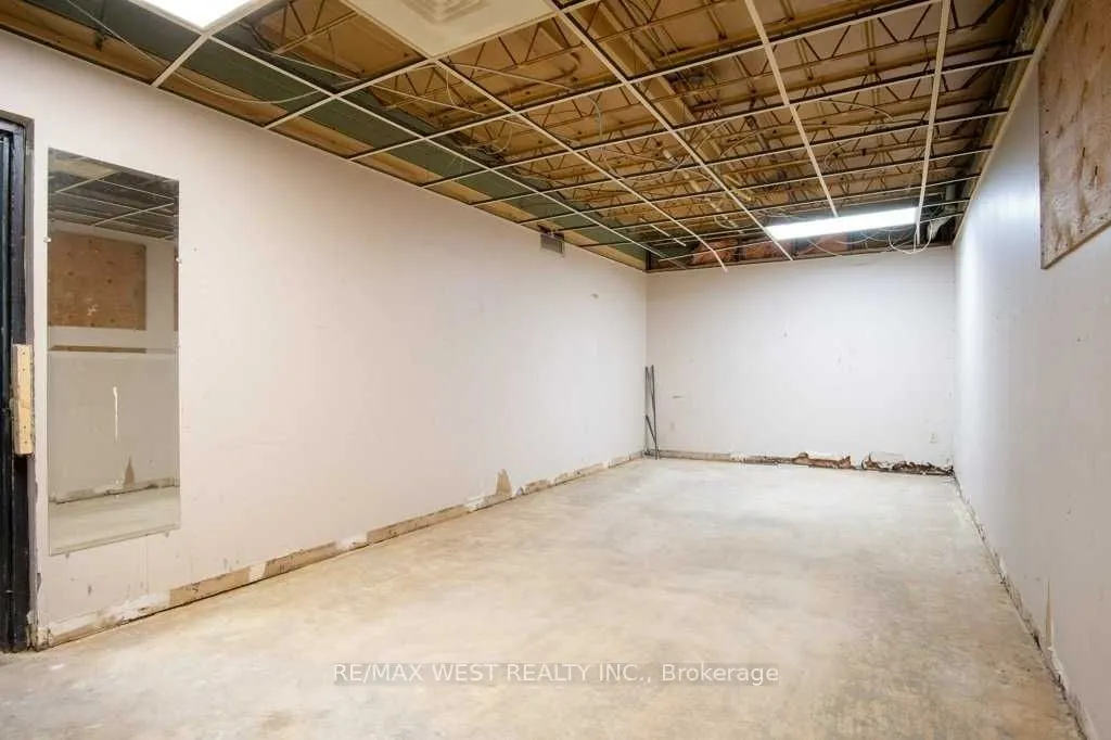 1340 The Queensway Avenue, #1