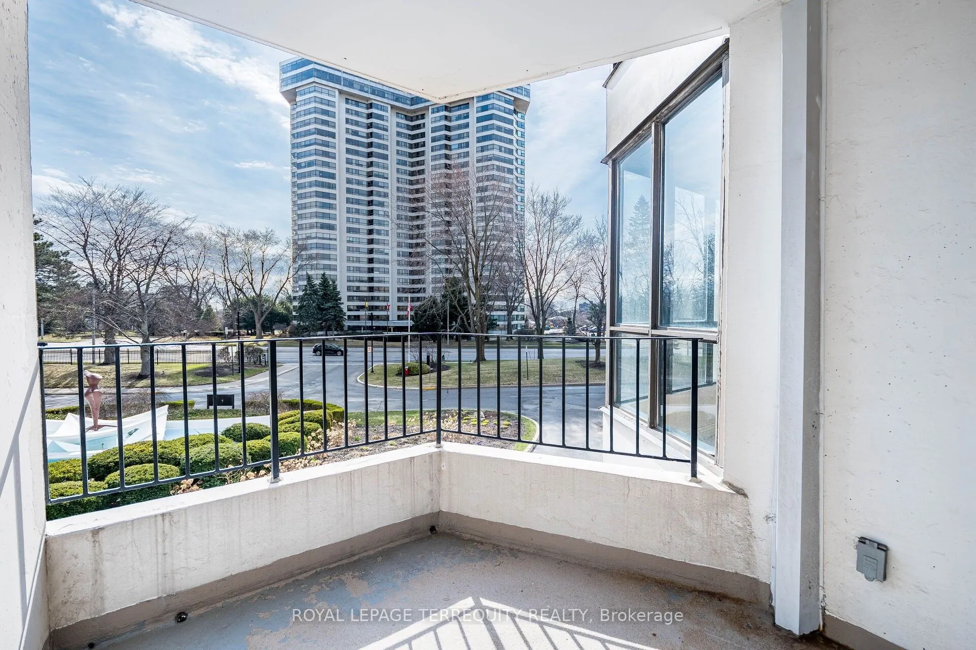 1333 Bloor Street, #211