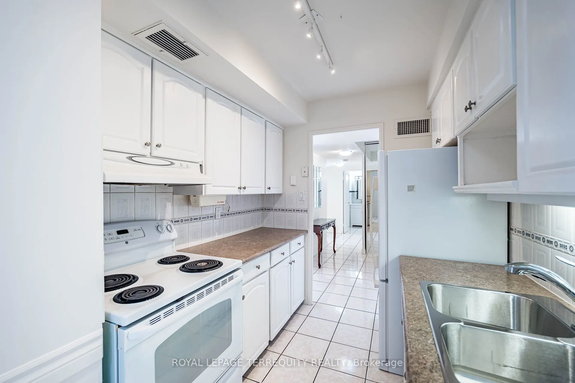 1333 Bloor Street, #211