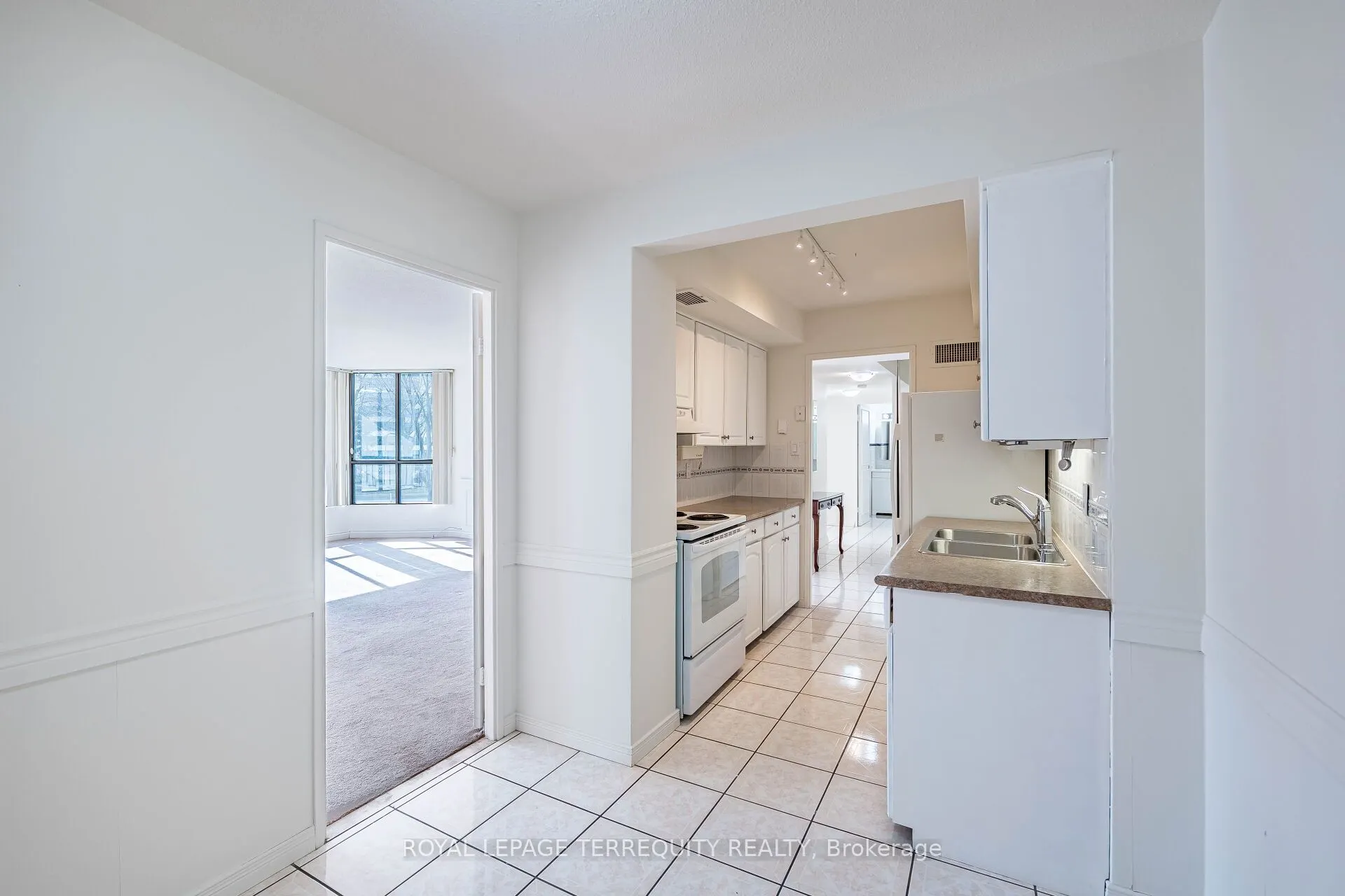 1333 Bloor Street, #211