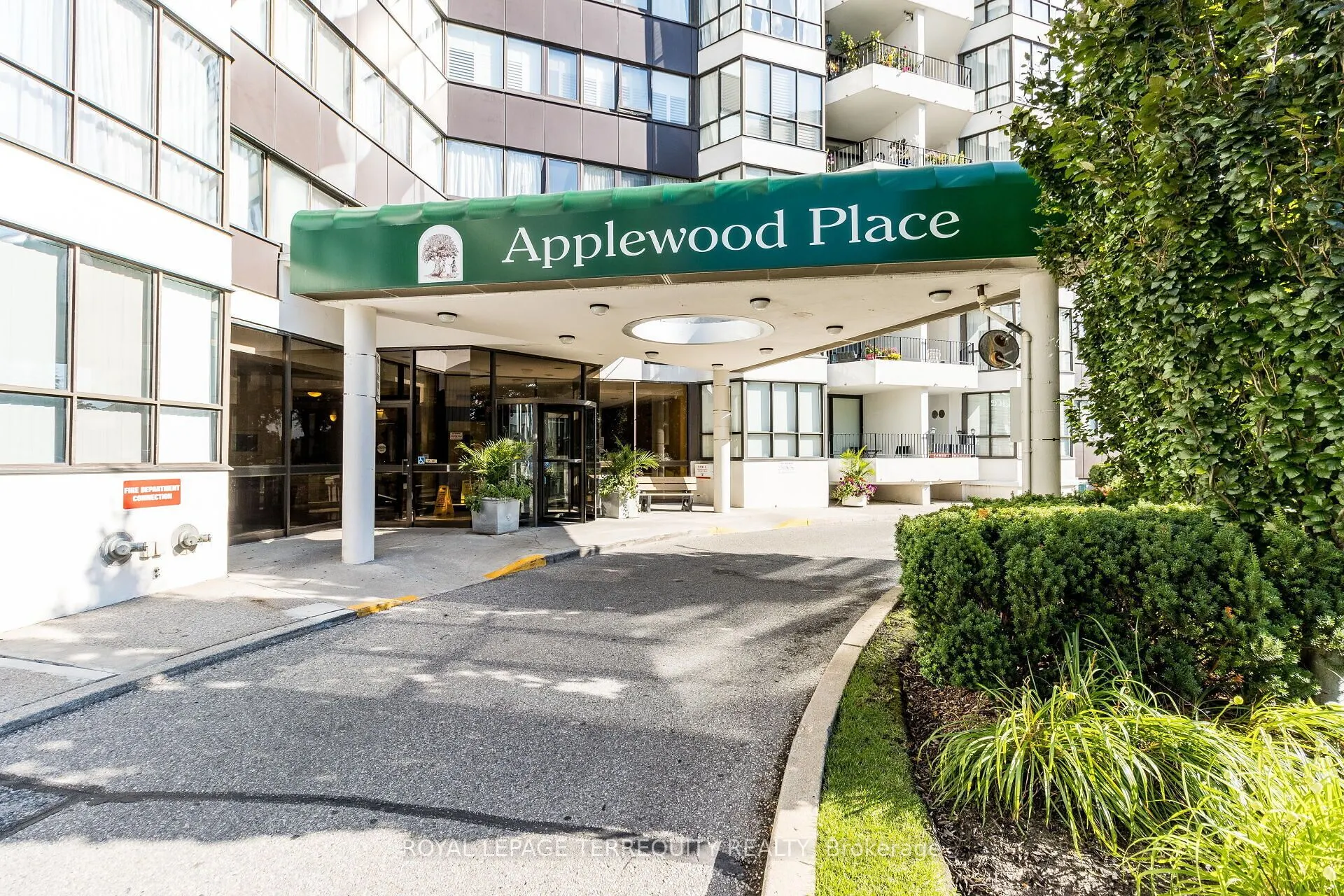 1333 Bloor Street, #211