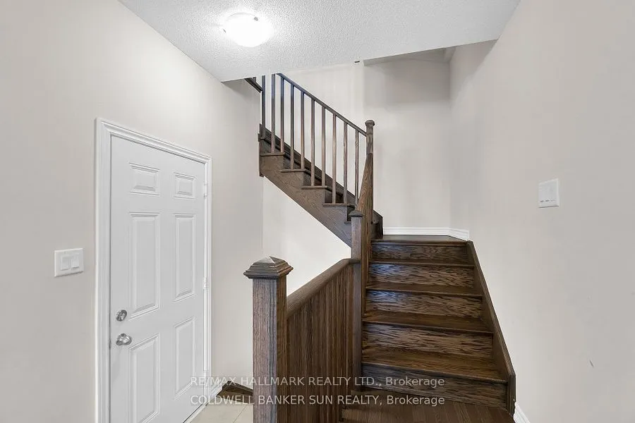 42 Donald Ficht Crescent