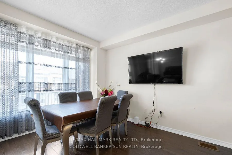 42 Donald Ficht Crescent