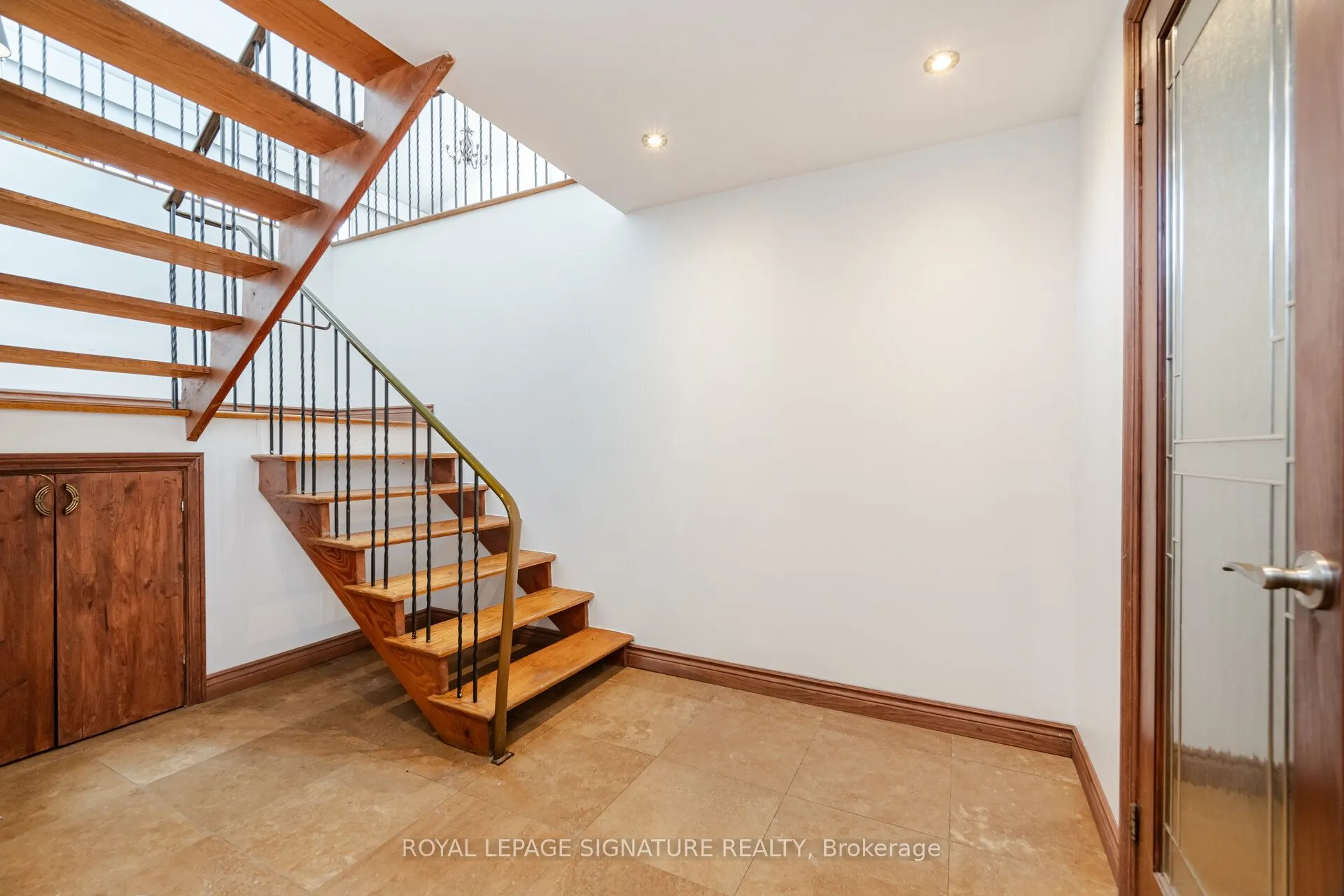 2557 Mindemoya Road