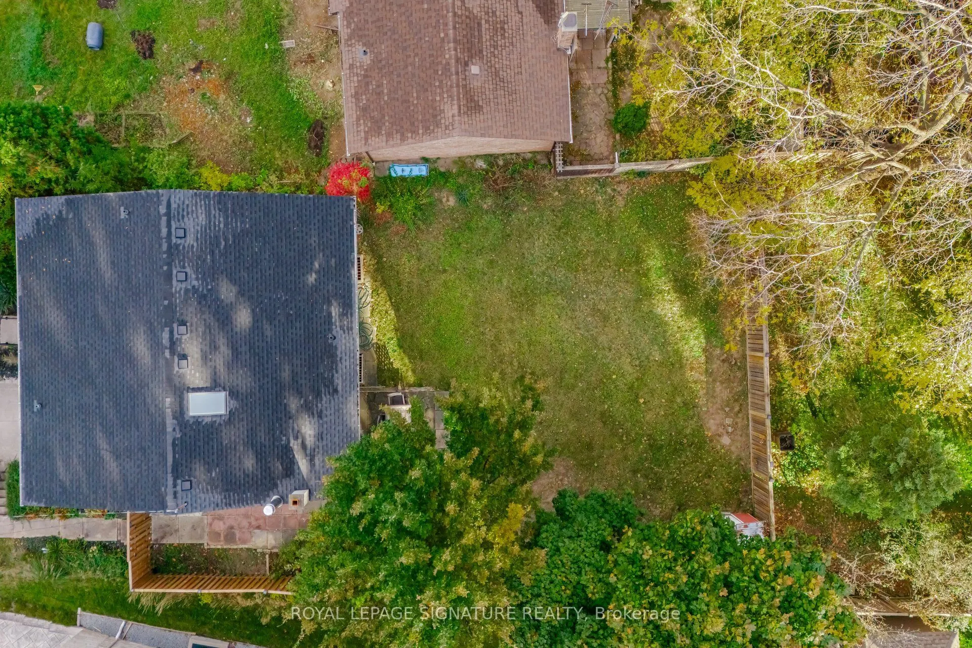 2557 Mindemoya Road