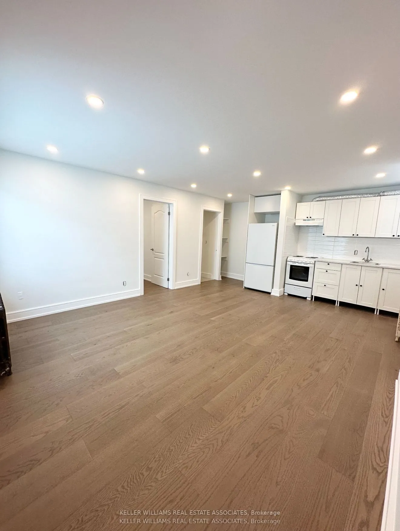 237 Lakeshore Road E, #4