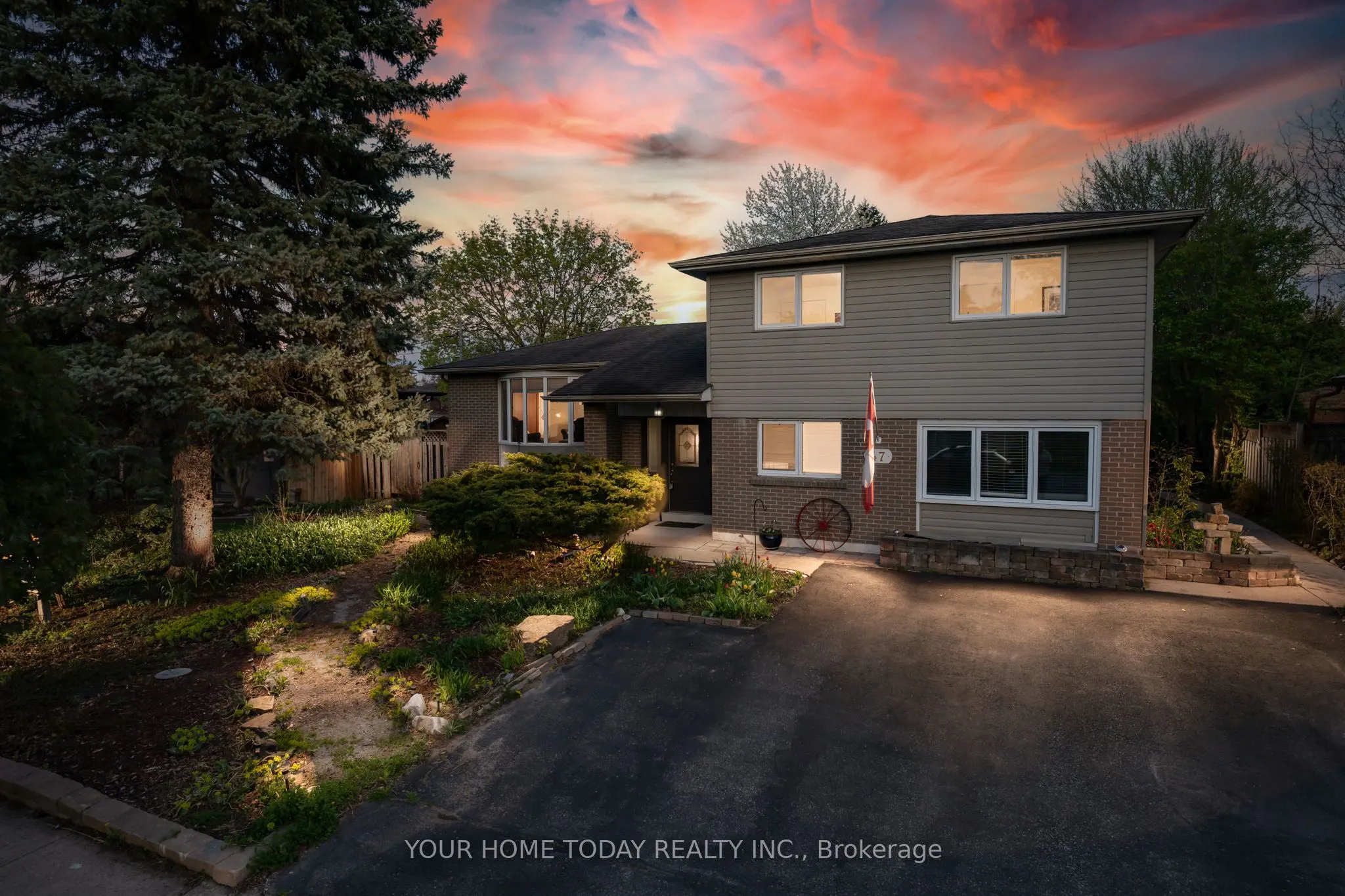 47 Irwin Crescent