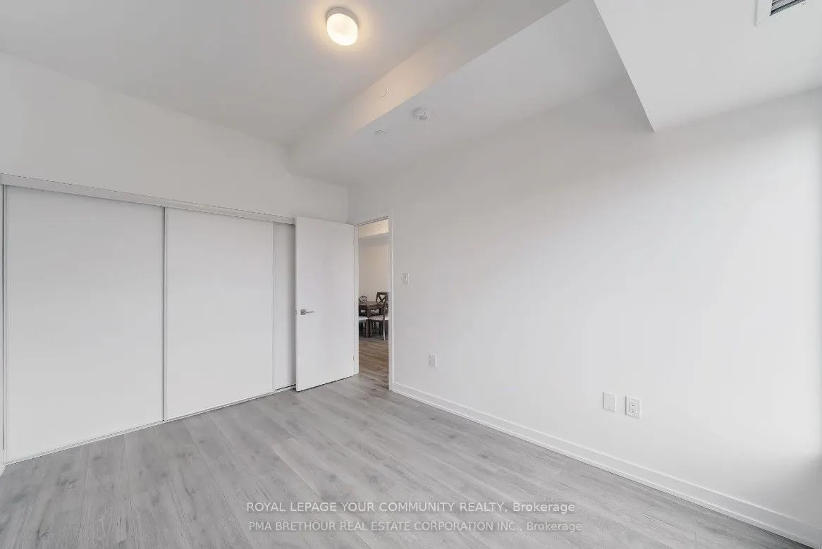 2433 Dufferin Street, #811