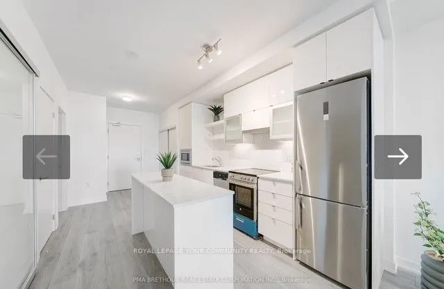 2433 Dufferin Street, #811