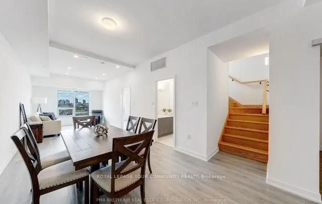 2433 Dufferin Street, #811