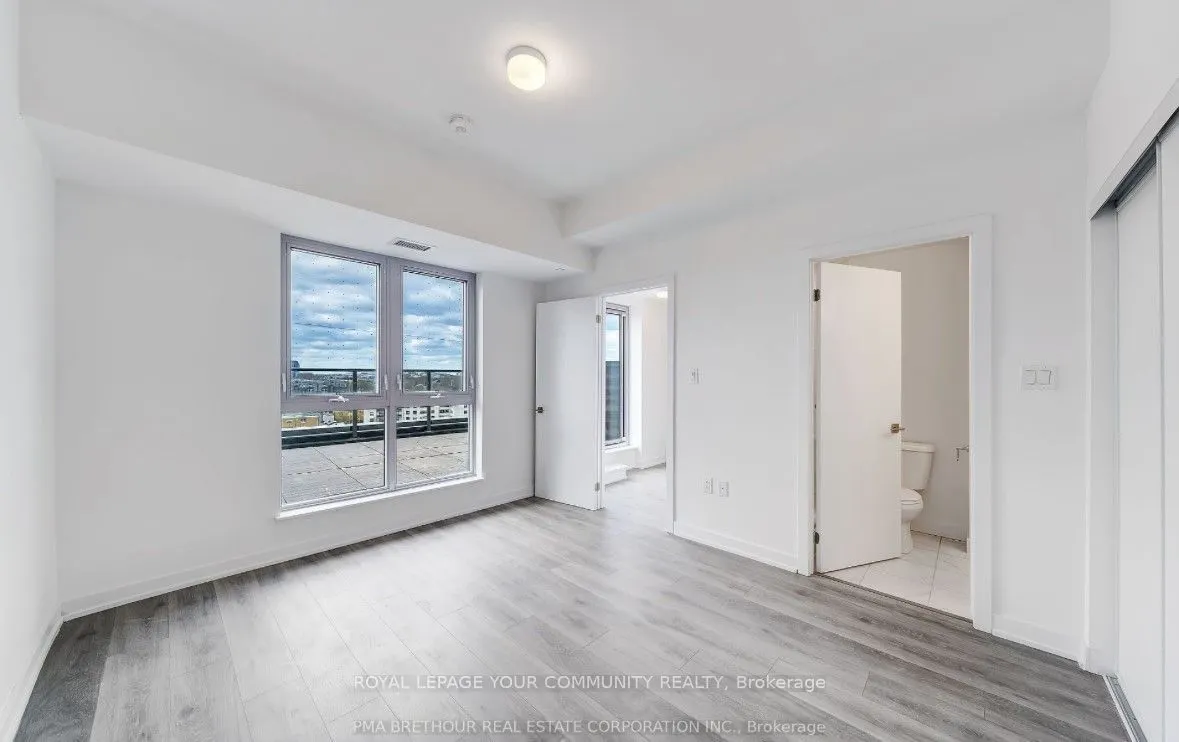 2433 Dufferin Street, #811