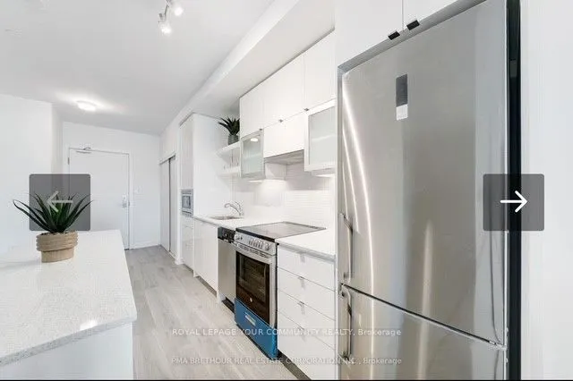 2433 Dufferin Street, #811