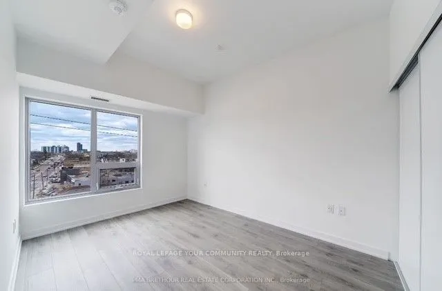 2433 Dufferin Street, #811