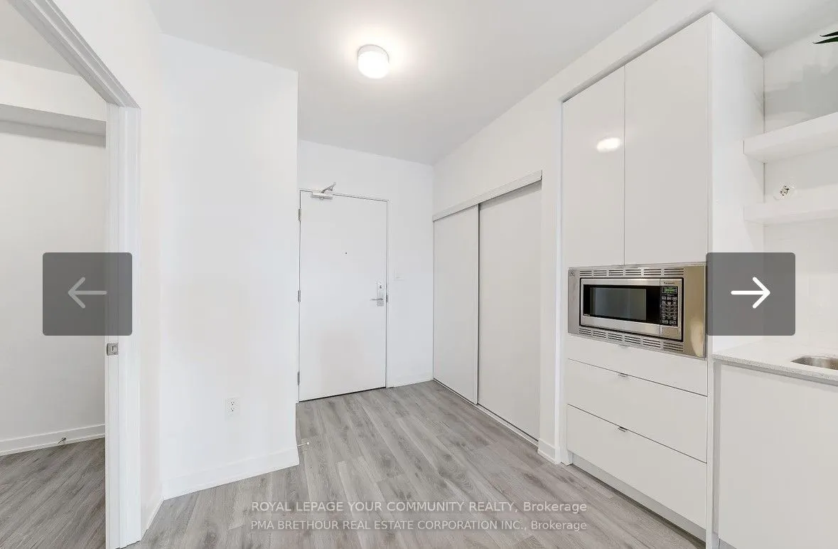2433 Dufferin Street, #811