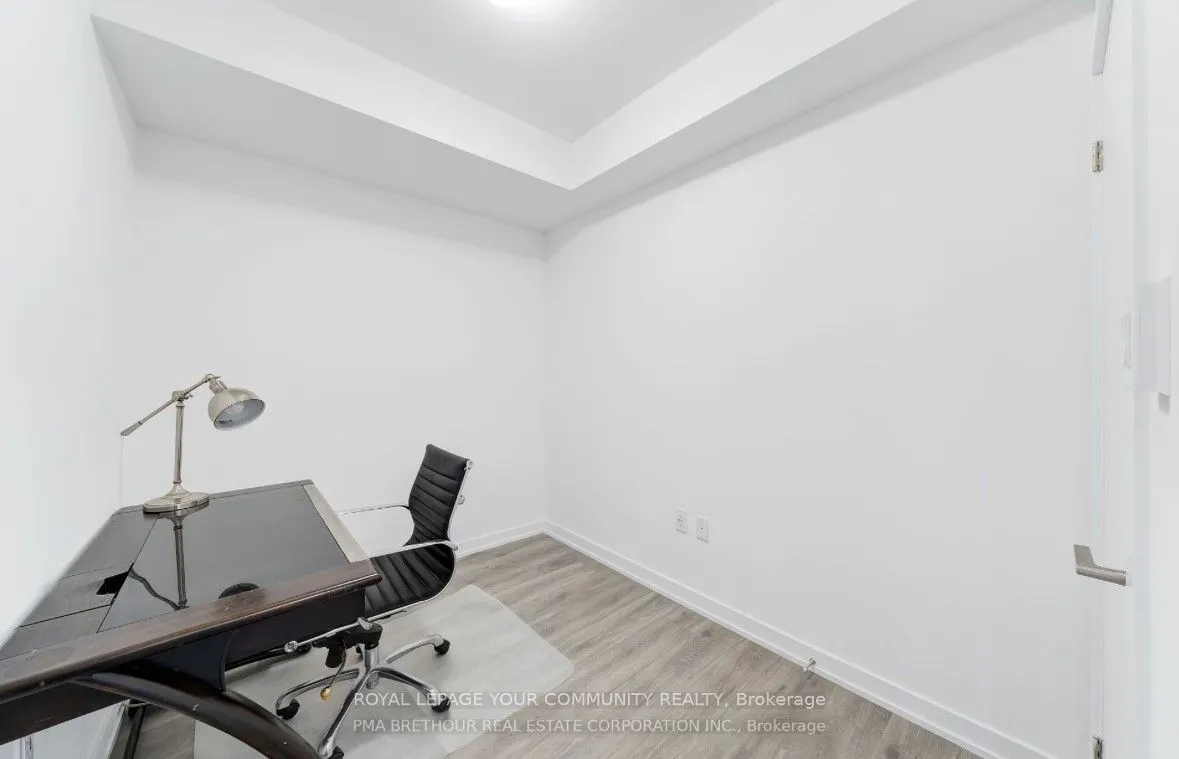 2433 Dufferin Street, #811