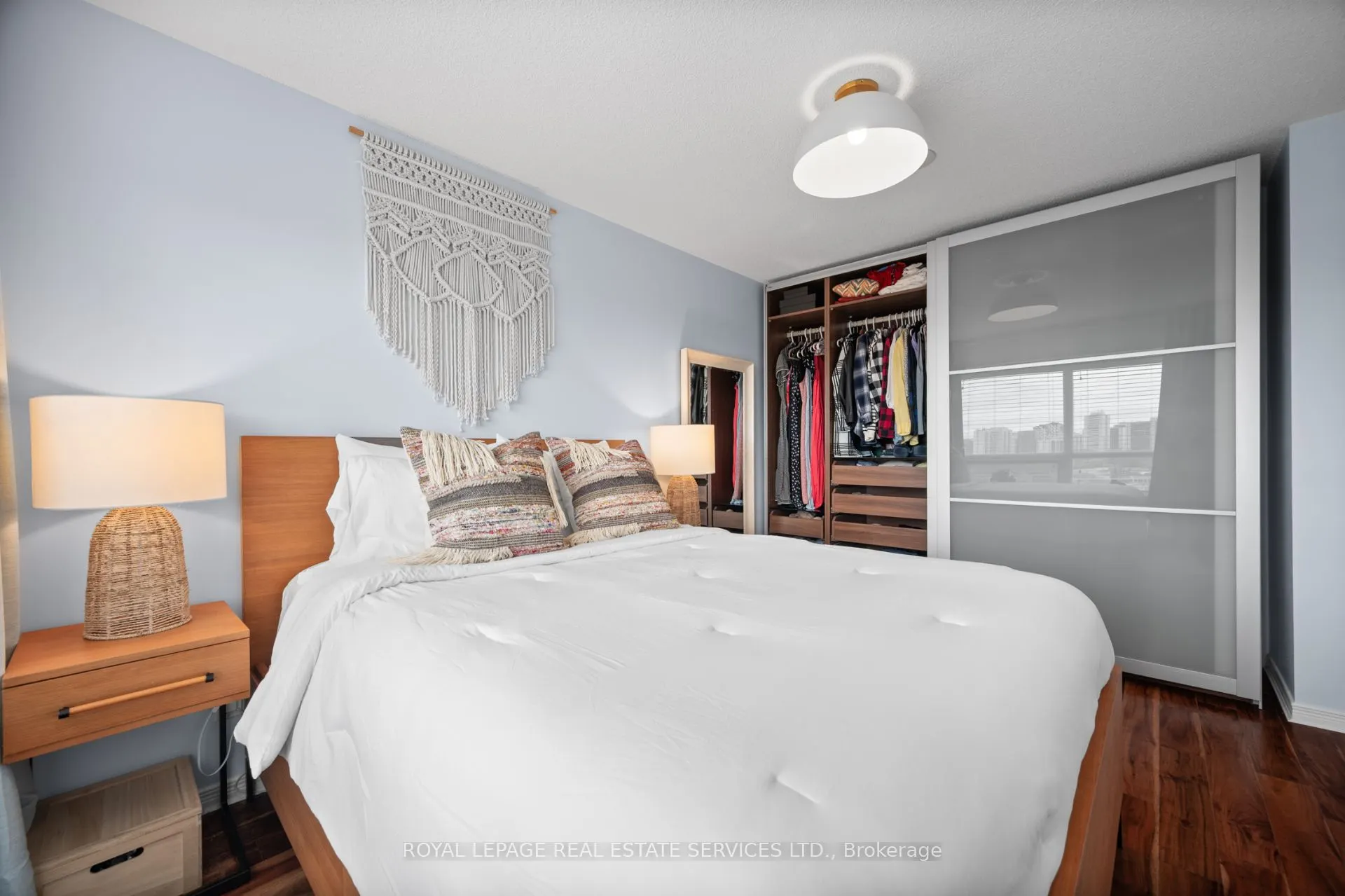 61 Heintzman Street, #812