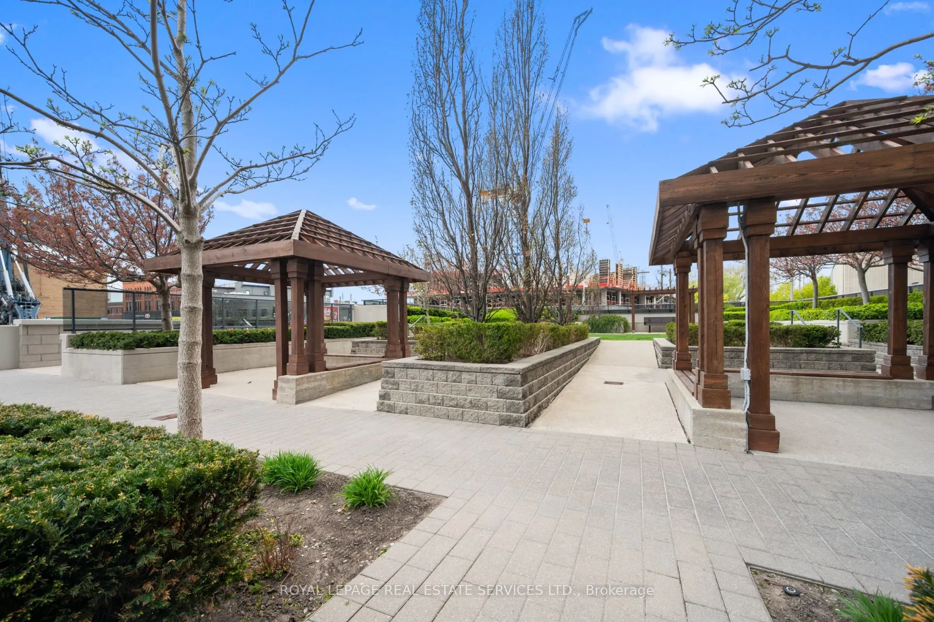 61 Heintzman Street, #812