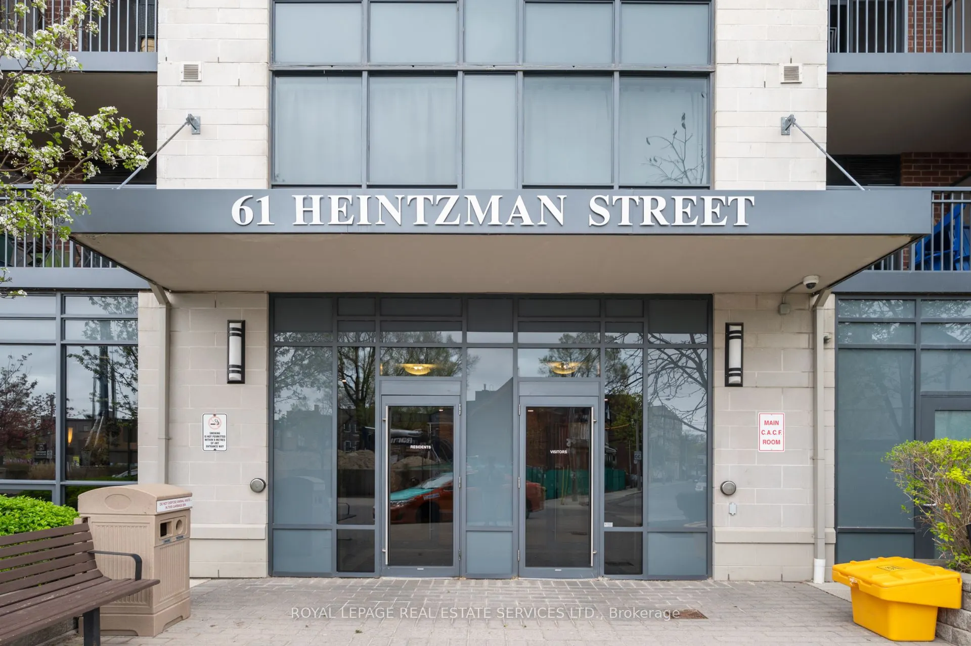 61 Heintzman Street, #812
