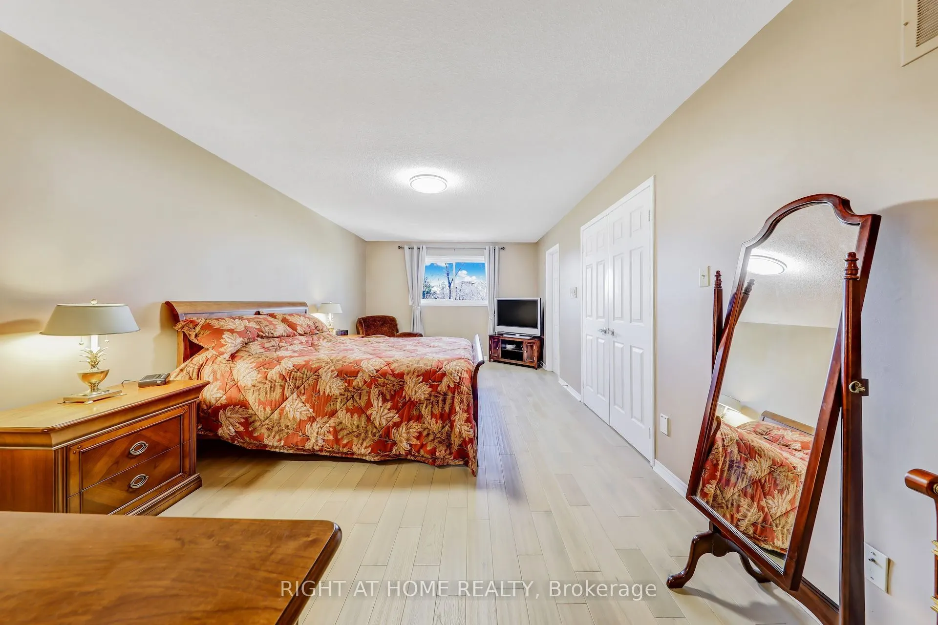 4341 Idlewilde Crescent
