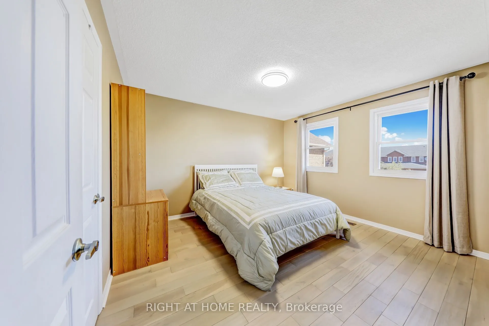 4341 Idlewilde Crescent