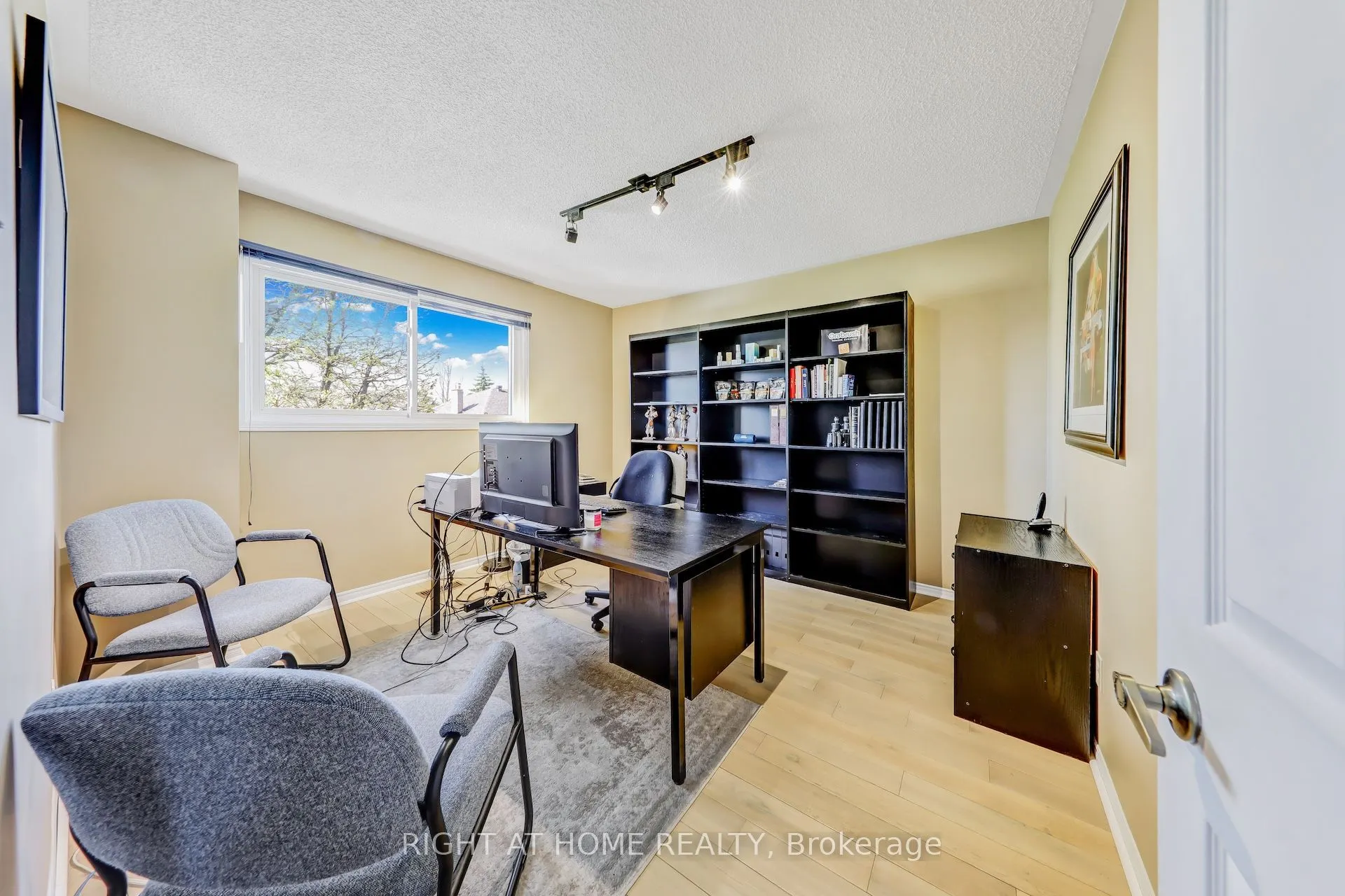 4341 Idlewilde Crescent