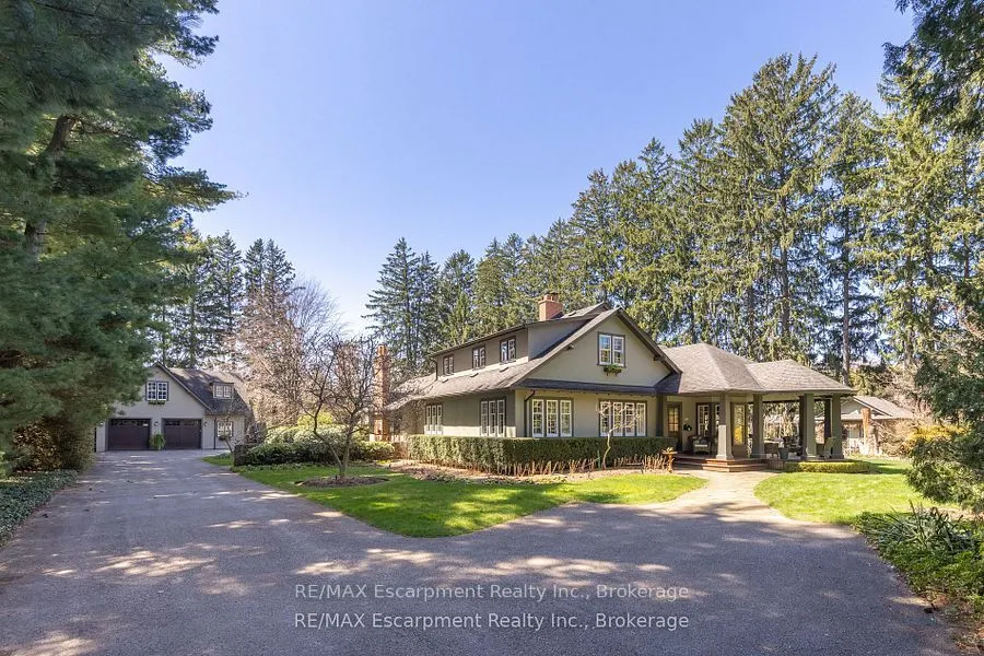 2055 Lakeshore Road E