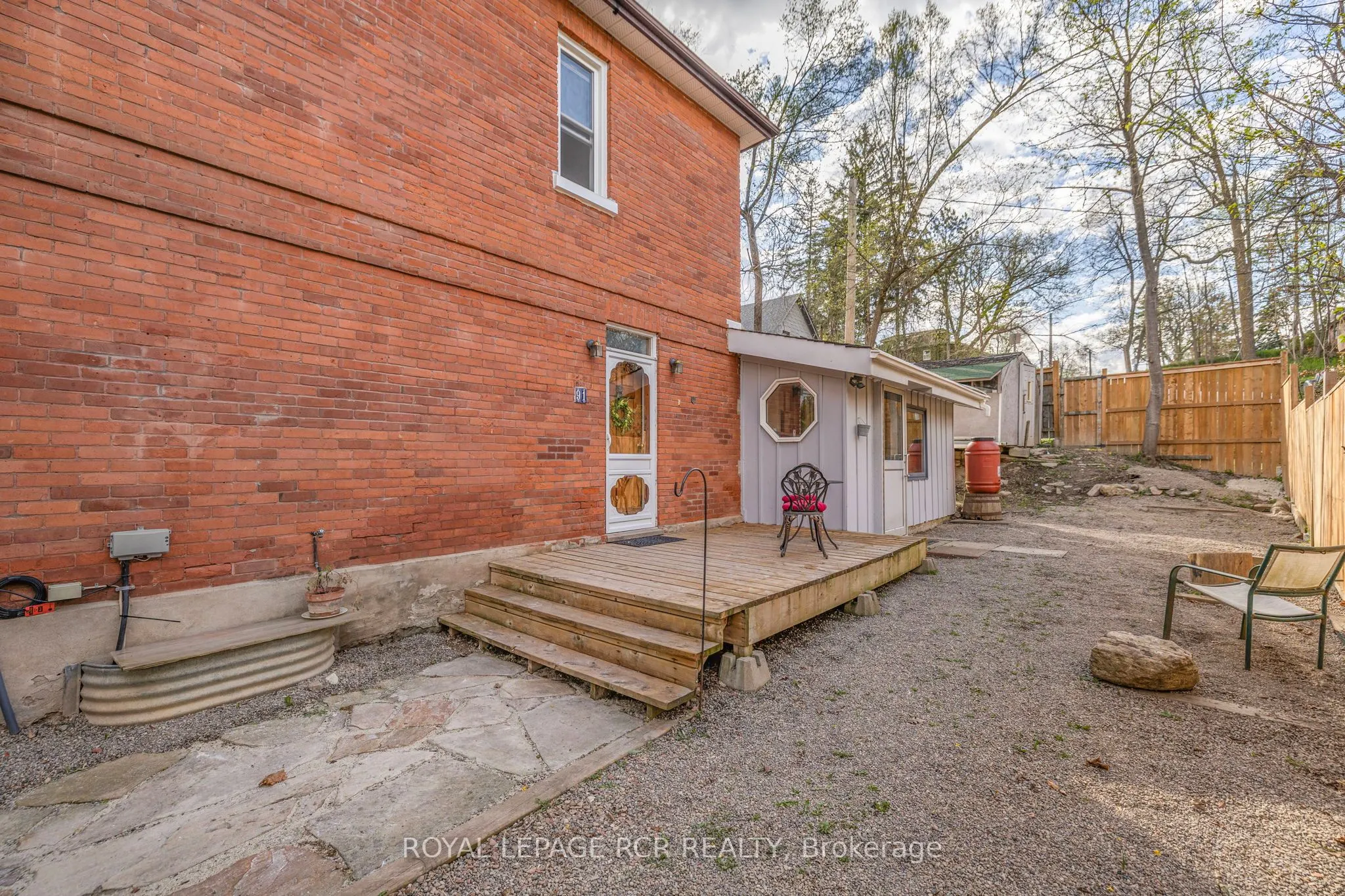 91 King Street W