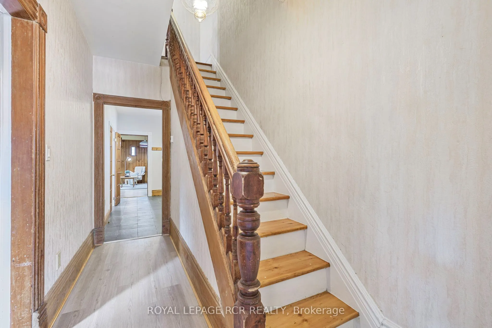 91 King Street W