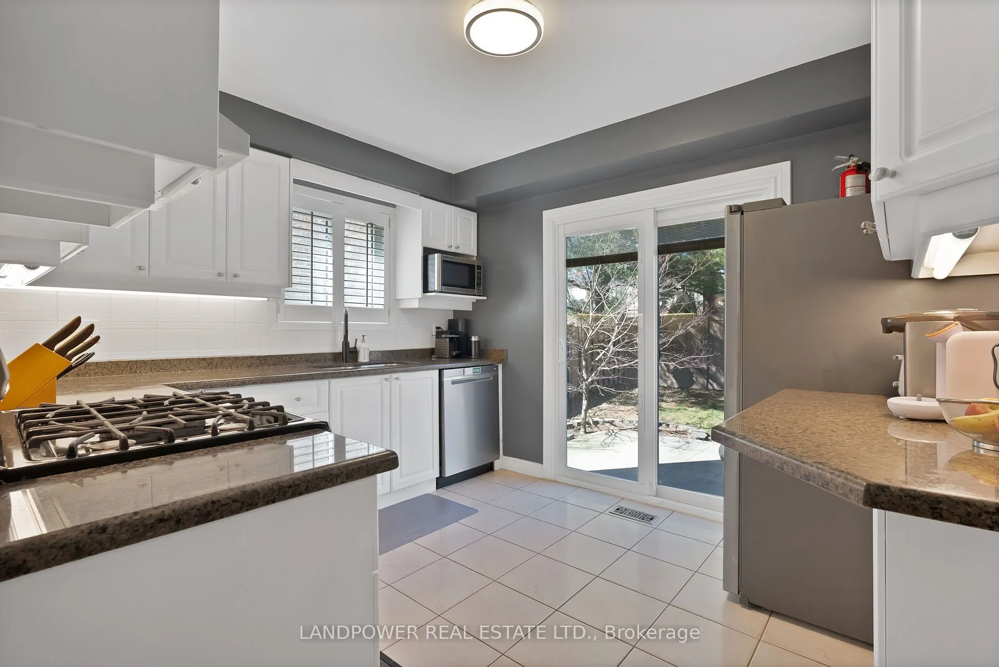 3073 Keynes Crescent