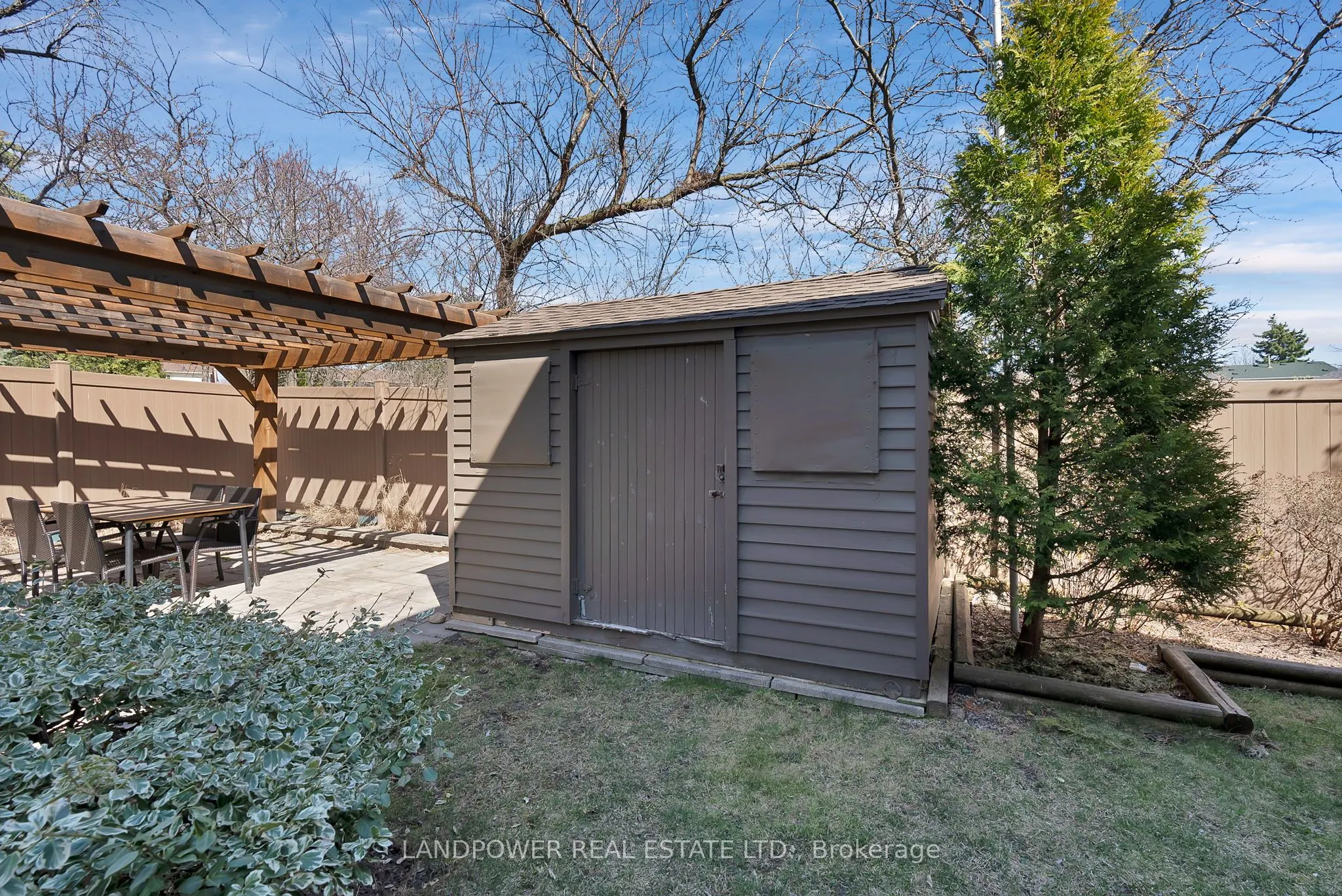 3073 Keynes Crescent