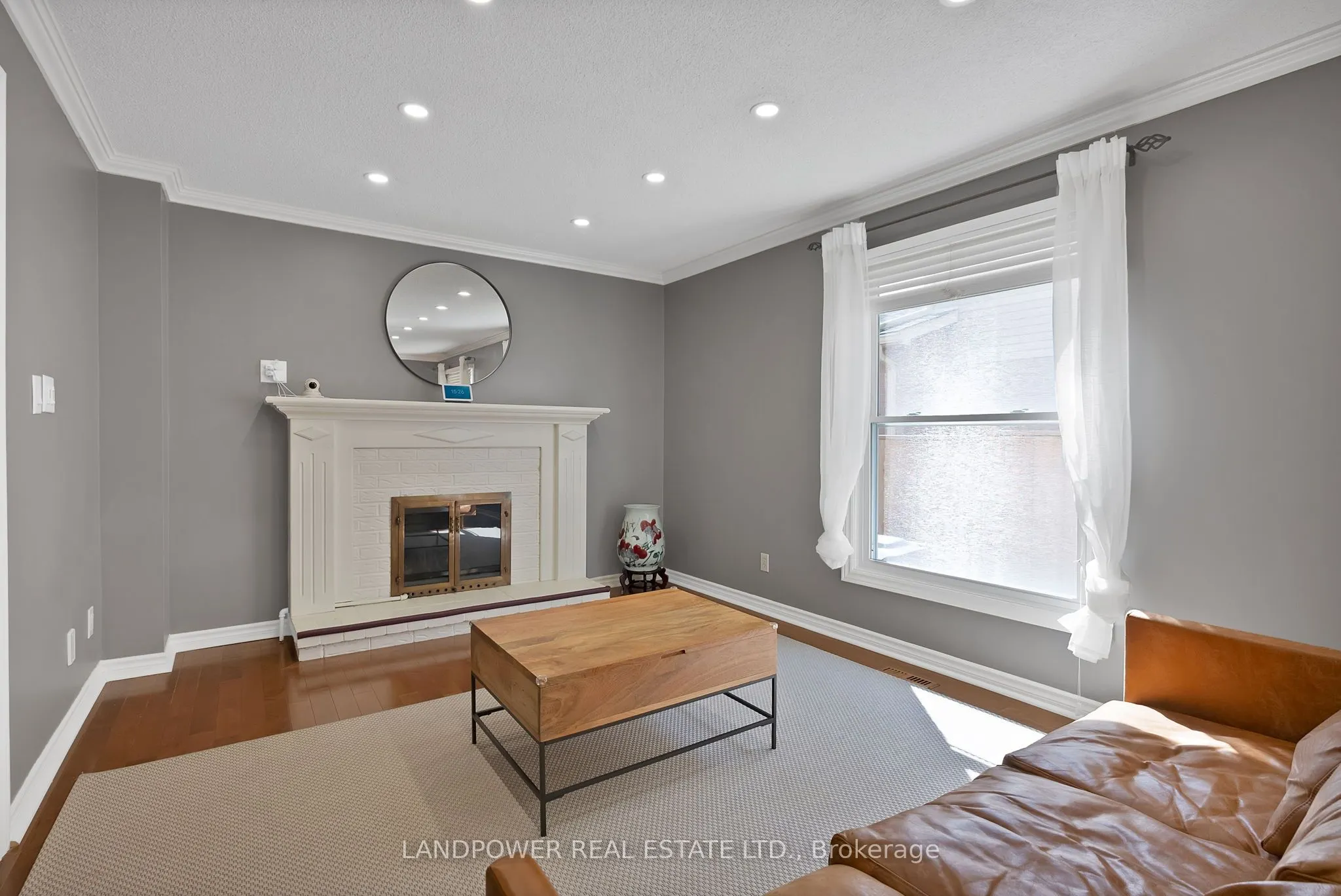 3073 Keynes Crescent