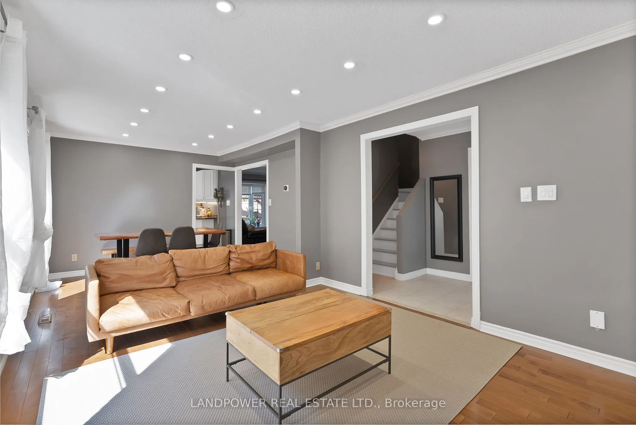 3073 Keynes Crescent