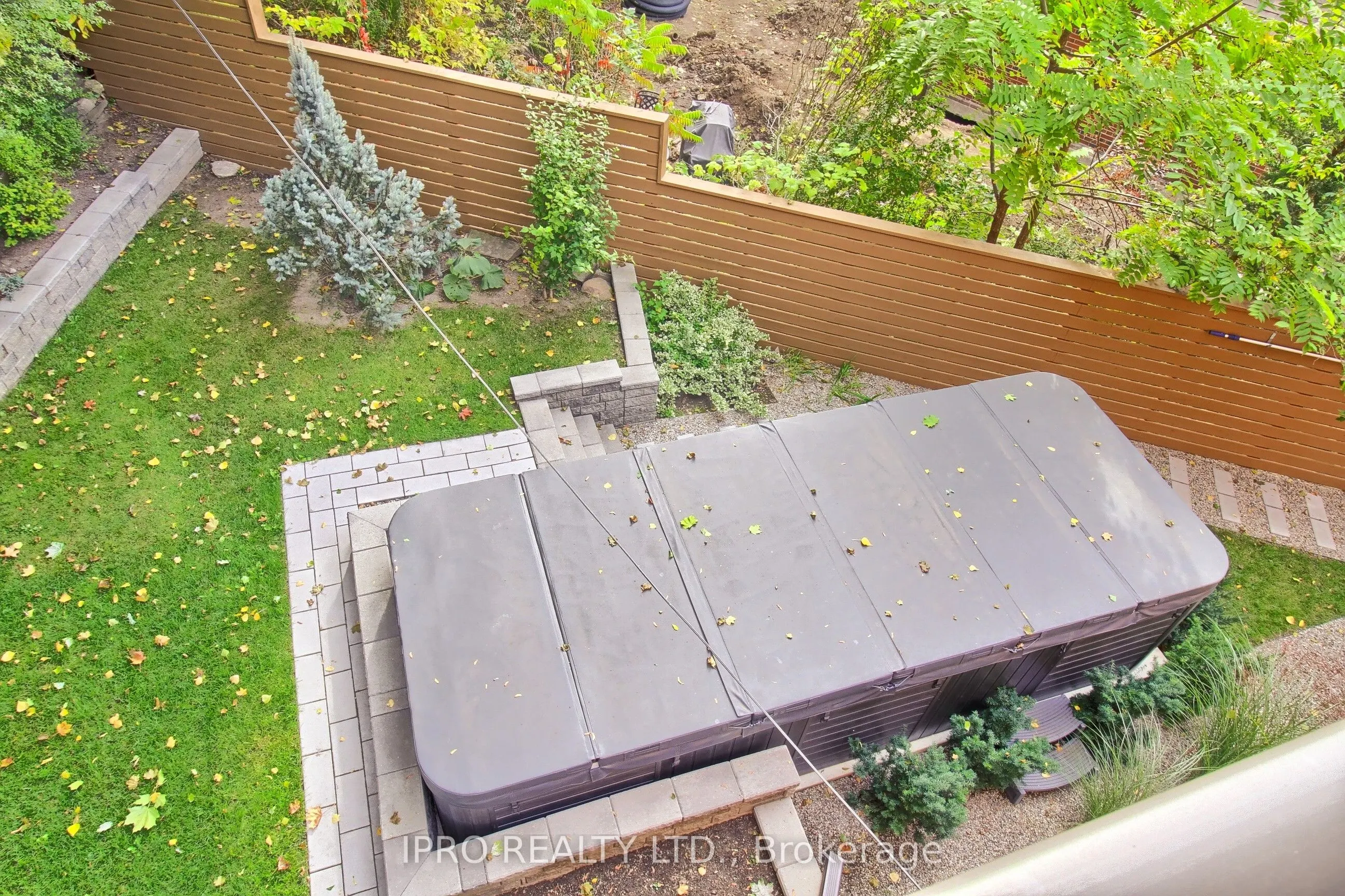 5 Hatton Court