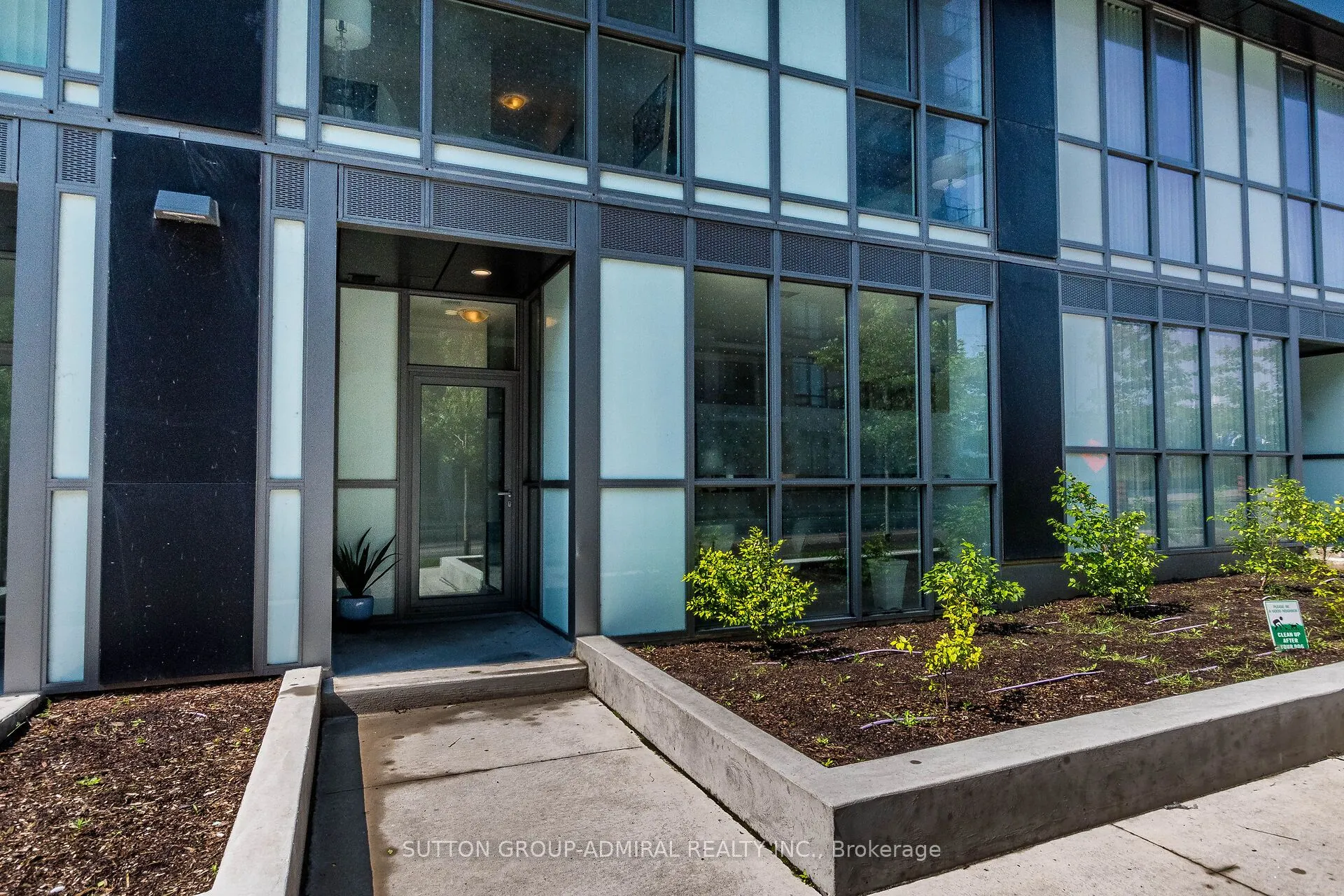70 Annie Craig Drive #TH104