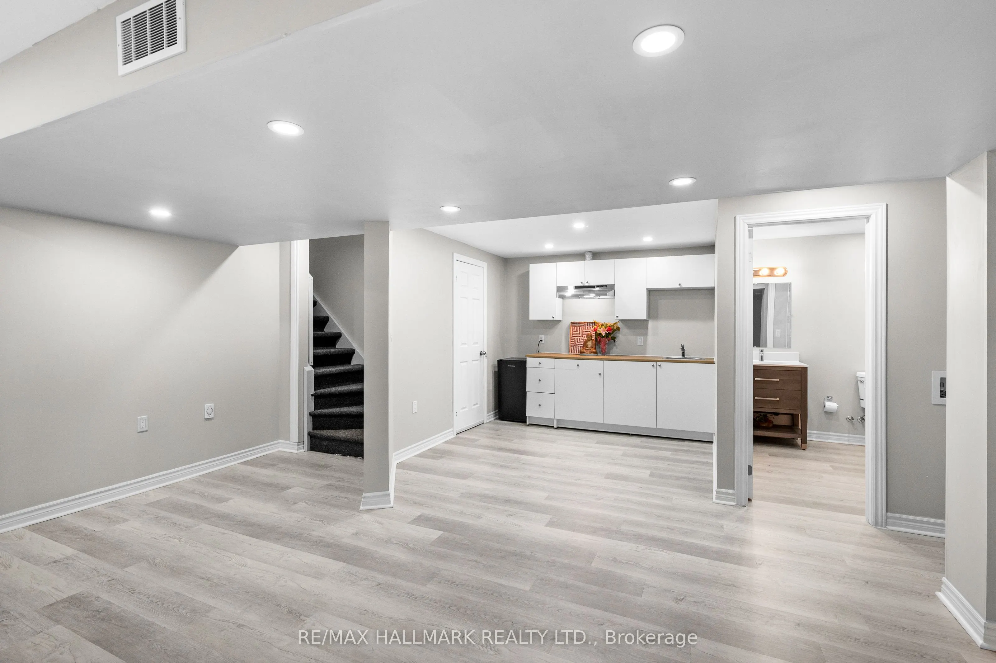 1530 Portsmouth Place