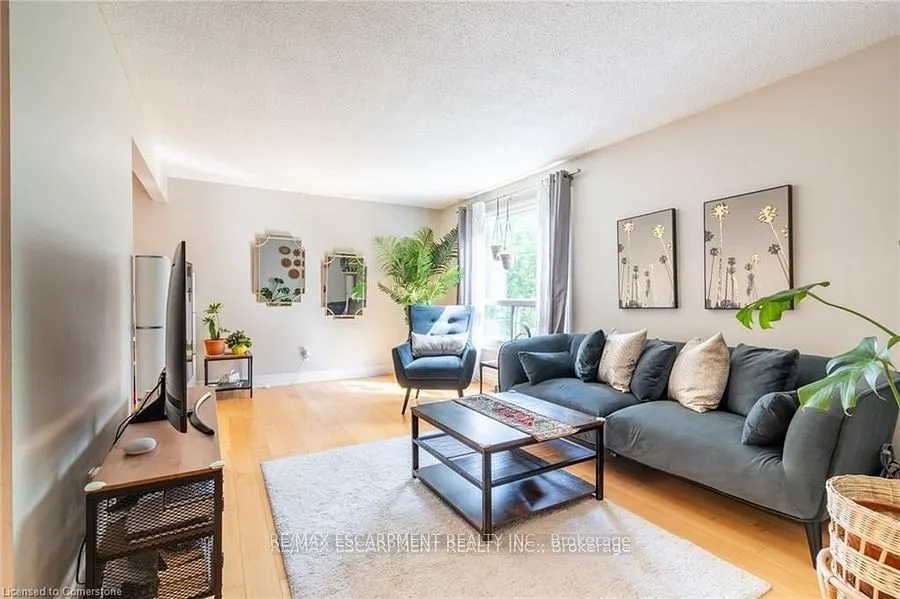 657 Francis Road, #3