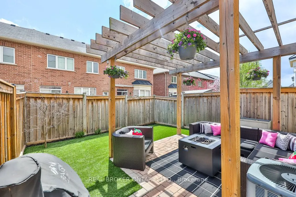 1456 Haws Crescent