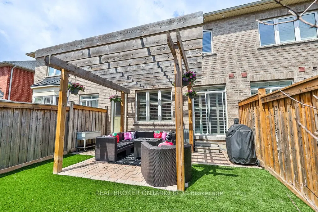 1456 Haws Crescent