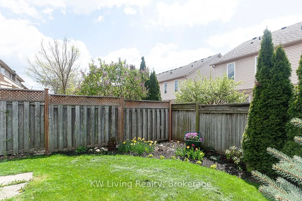 2194 Pell Crescent