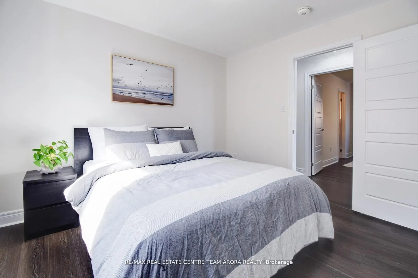 38 Rosewell Crescent