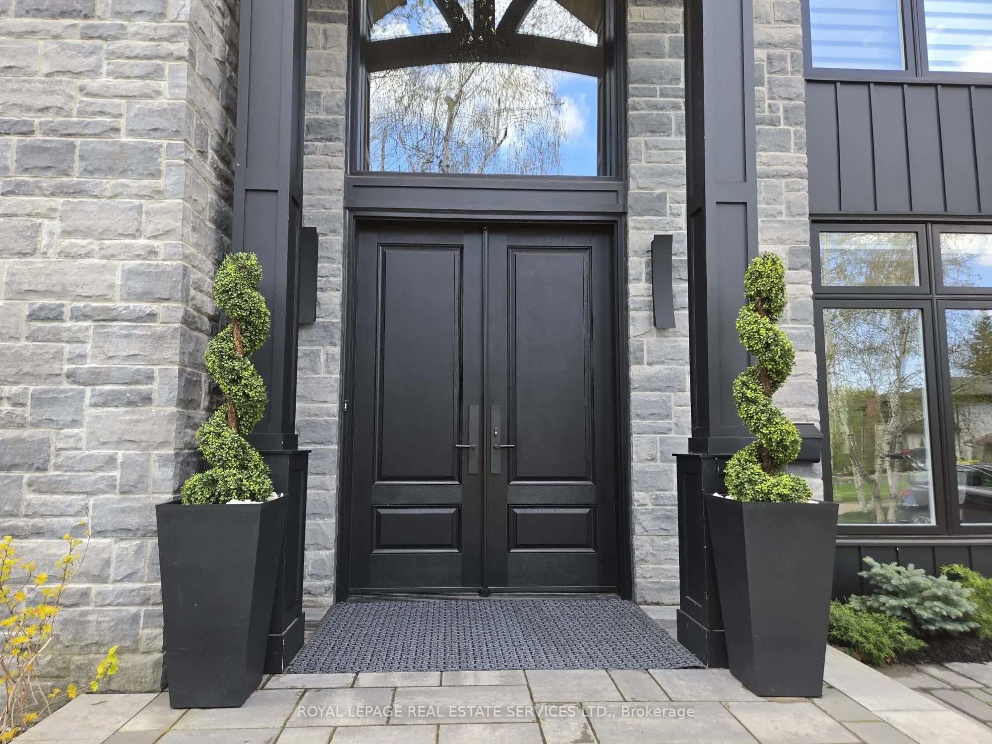 1489 Rogerswood Court