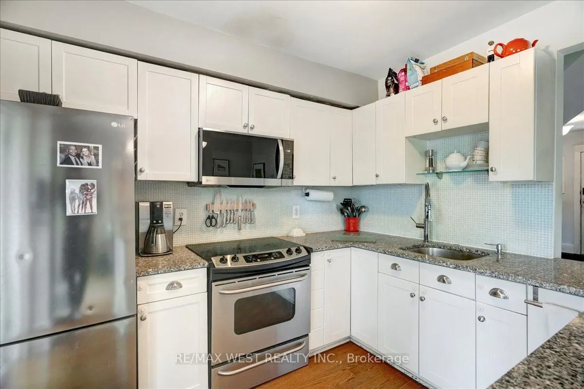 30 Glendale Avenue