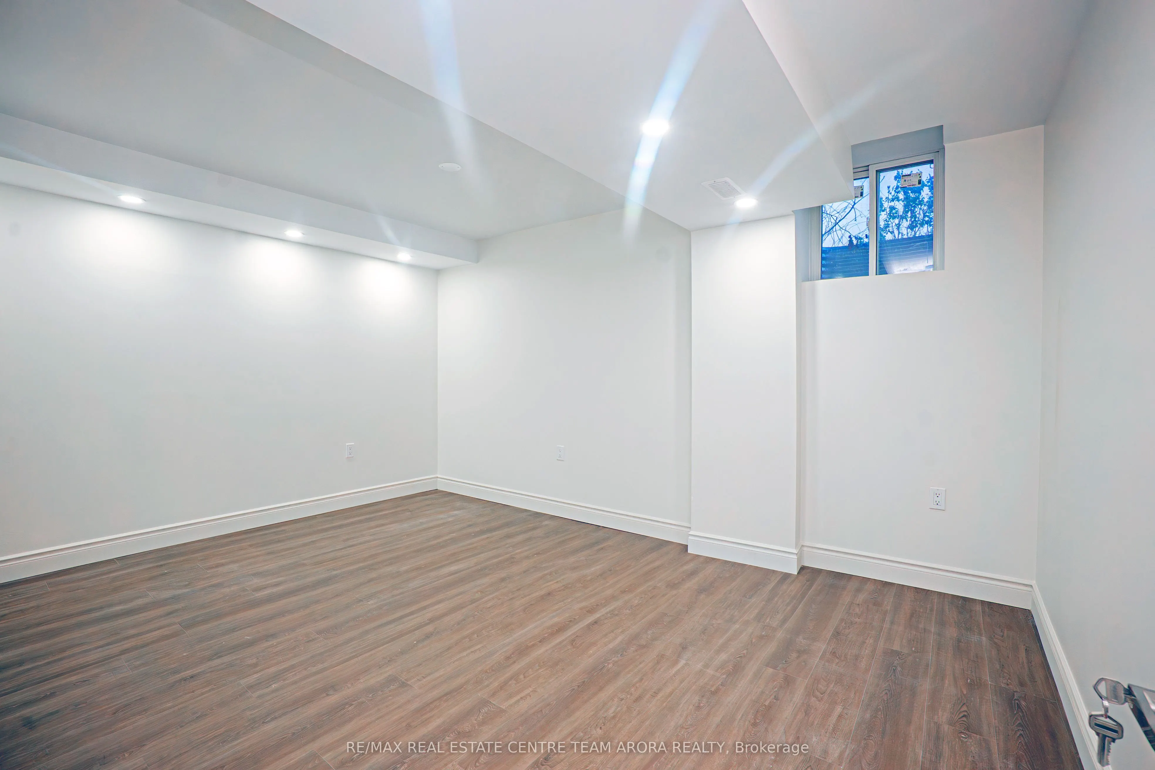 16 Vezna Crescent, #BSMT