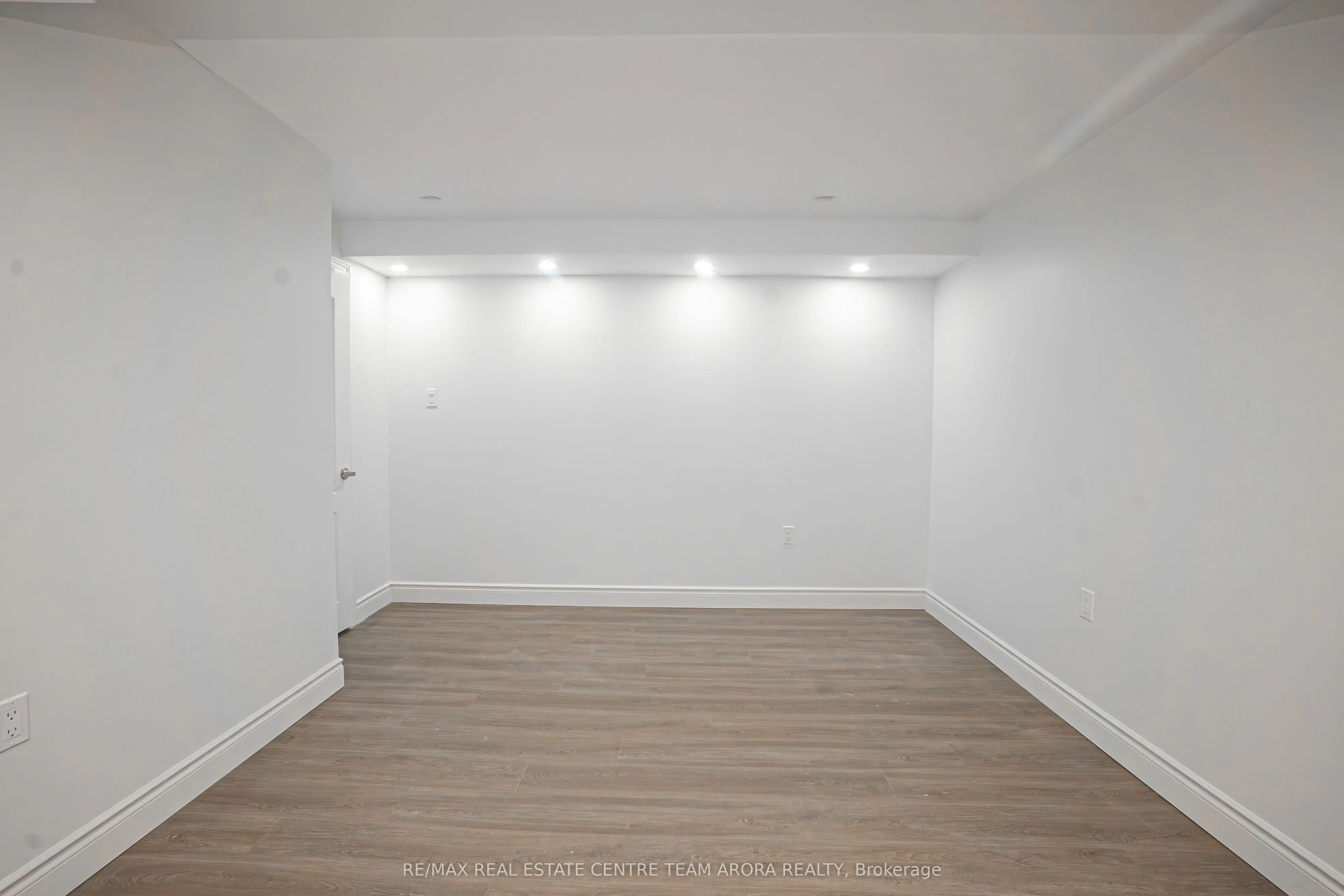 16 Vezna Crescent, #BSMT