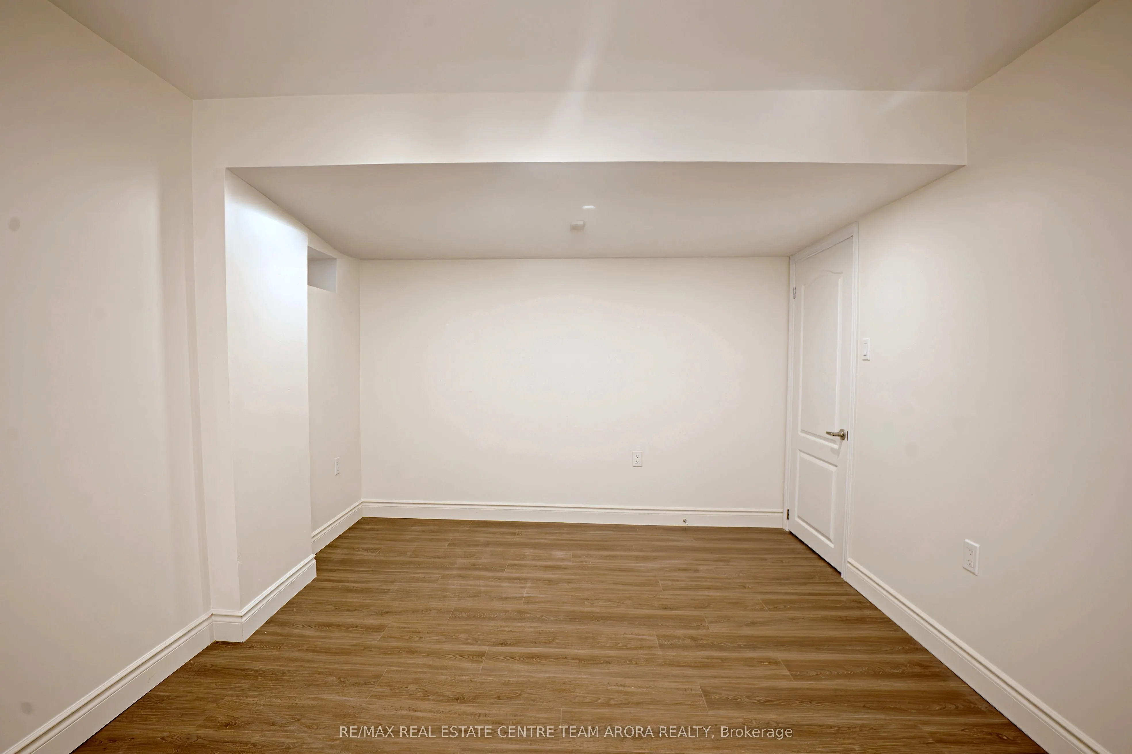 16 Vezna Crescent, #BSMT