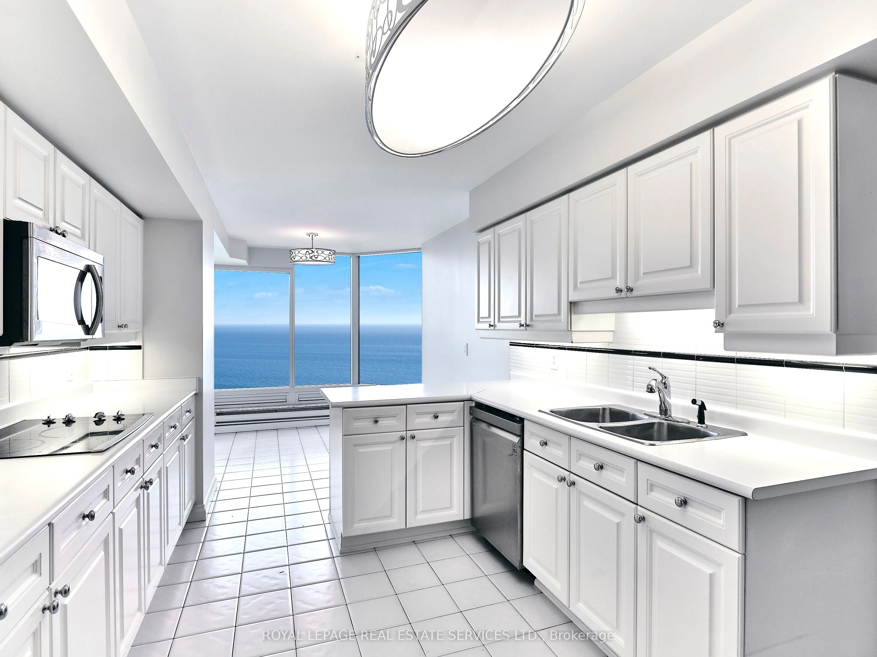 1 Palace Pier Court, #3101