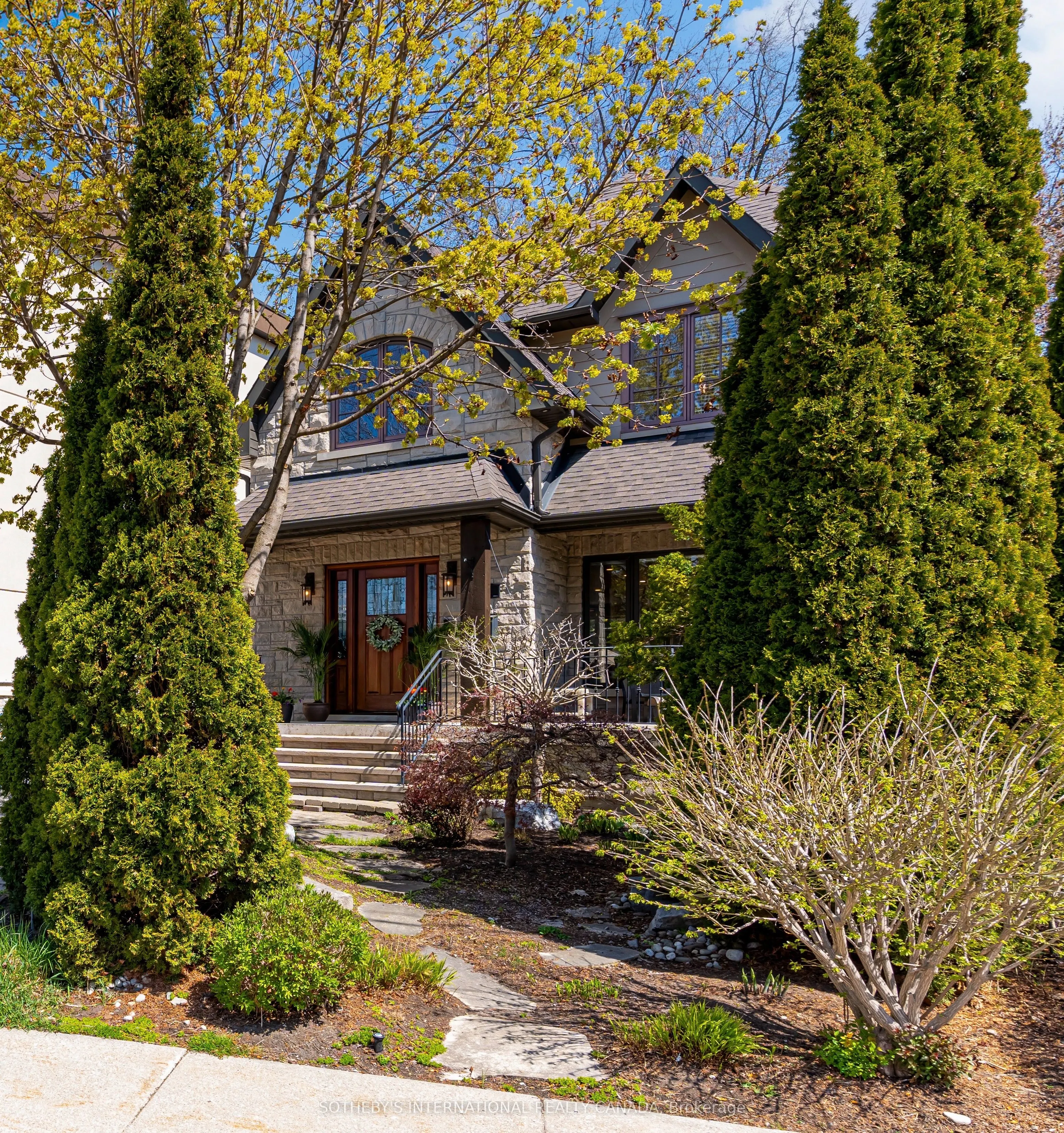 31 Maple Avenue N