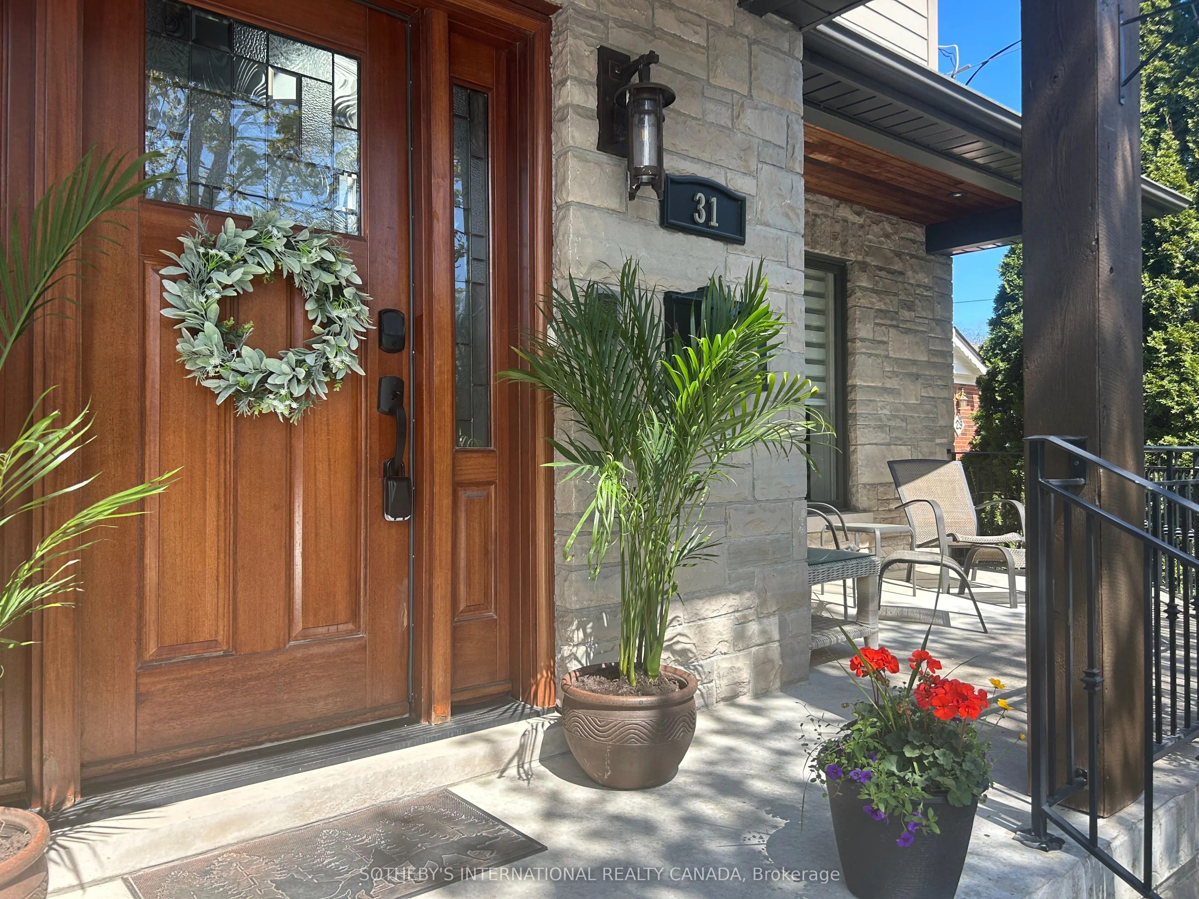 31 Maple Avenue N