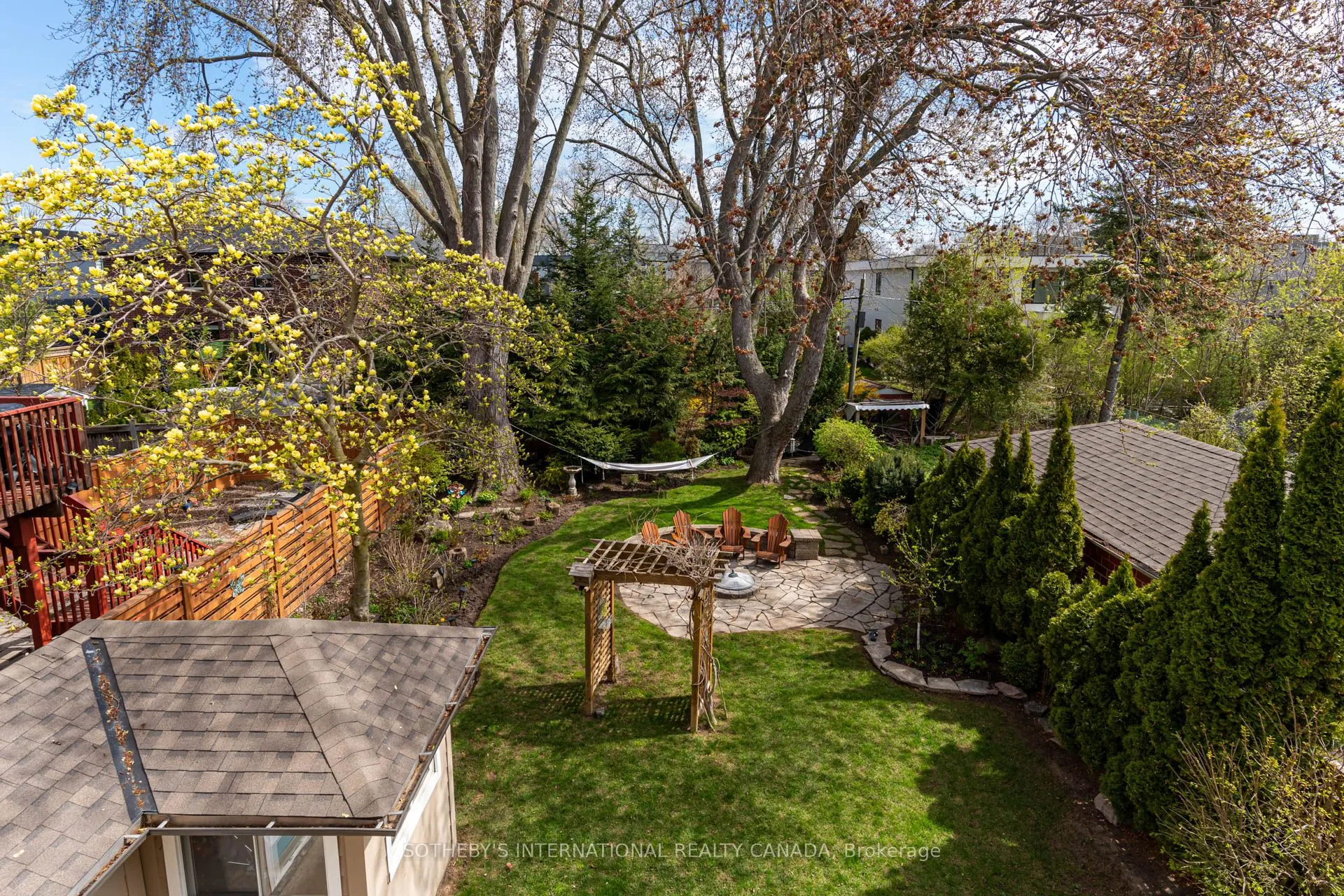 31 Maple Avenue N
