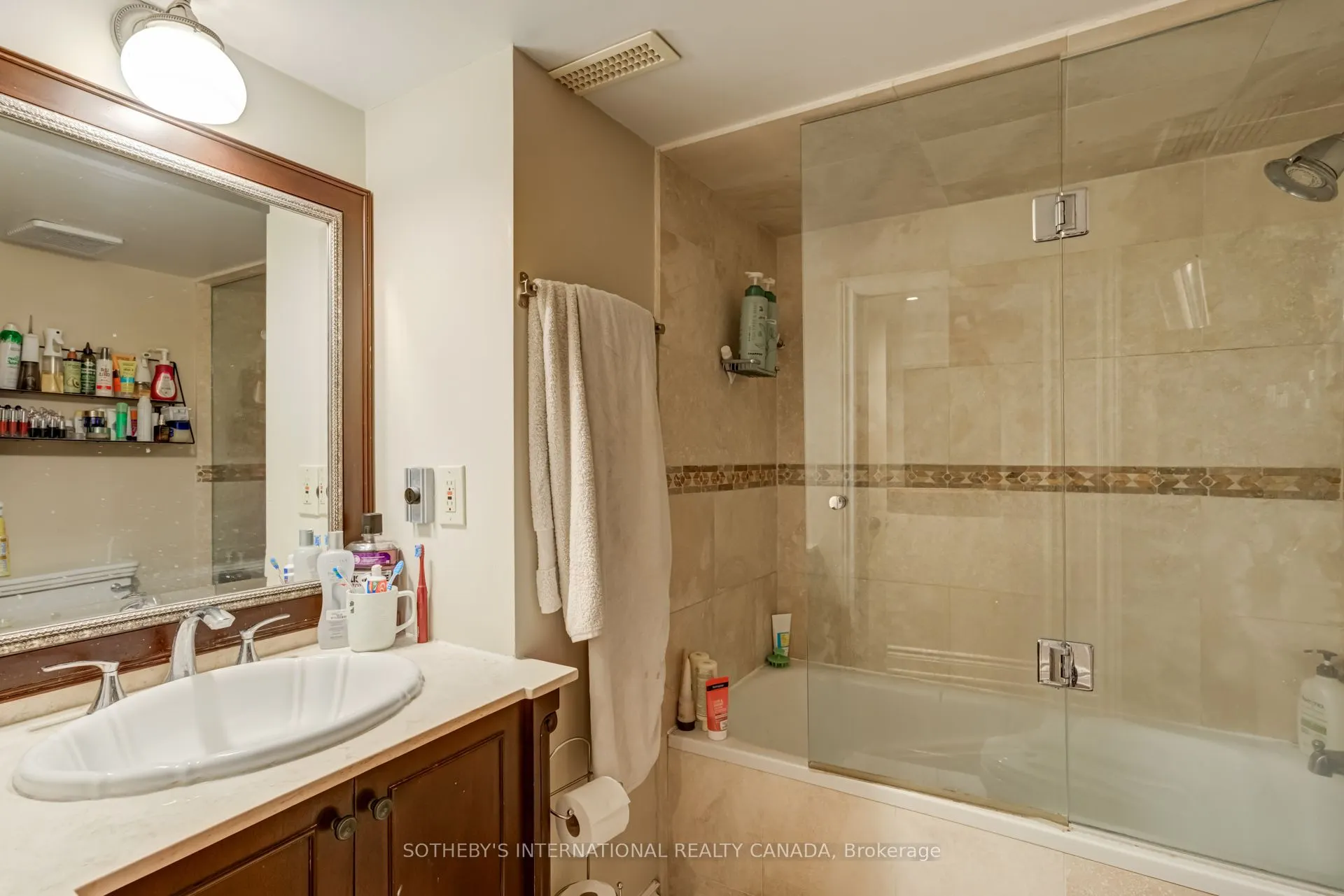 31 Maple Avenue N
